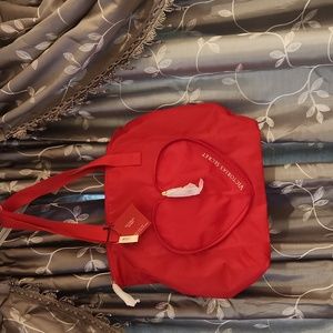 Zippered reusable tote